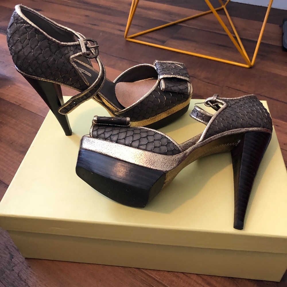 Max Studio Rhodesia Platform Heel